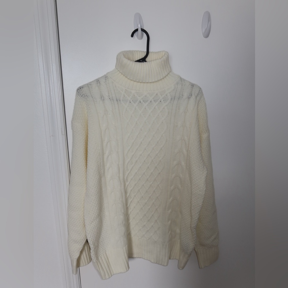 Cozy Cream Turtleneck
FREE SHIPPING ★